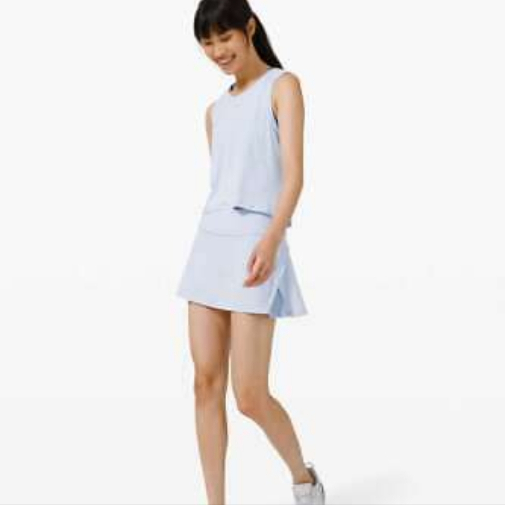 Lululemon Athletica Skirt, Running skirt, size 8 Reg.  Color white